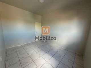 Apartamento com 2 dormitórios e vagas de garagem paralelas no Condomínio RK