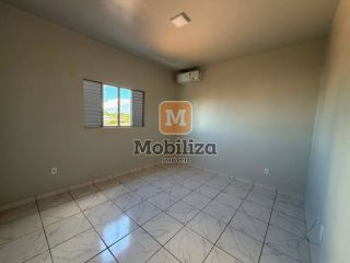 Apartamento com 2 dormitórios e vagas de garagem paralelas no Condomínio RK