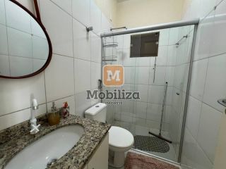 Casa ampliada com 4 dormitórios sendo 2 suítes e quintal espaçoso no condomínio San Matheus