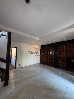 Exclusividade - Sobrado com piscina, quintal amplo e 3 quartos sendo 1 suíte no bairro Agenor de Carvalho
