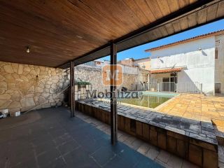 Exclusividade - Sobrado com piscina, quintal amplo e 3 quartos sendo 1 suíte no bairro Agenor de Carvalho