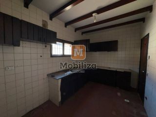 Exclusividade - Sobrado com piscina, quintal amplo e 3 quartos sendo 1 suíte no bairro Agenor de Carvalho
