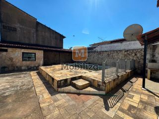 Exclusividade - Sobrado com piscina, quintal amplo e 3 quartos sendo 1 suíte no bairro Agenor de Carvalho