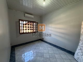 Casa com 5 dormitórios sendo 2 suítes, piscina e cômodos amplos no bairro Flodoaldo Pontes Pinto