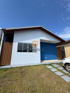Casa com 2 dormitórios e quintal amplo no Condomínio Lagoa Azul
