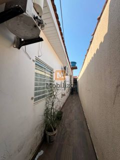 Casa com 4 dormitórios sendo 1 suíte e piscina privativa no bairro Flodoaldo Pontes Pinto