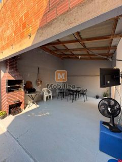 Casa com 2 dormitórios e quintal com ampliação no Condomínio Cancún 1