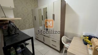 Casa ampla com 6 quartos sendo 1 suíte e amplo quintal com piscina no bairro Tiradentes