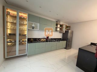 Sobrado moderno com fino acabamento sendo 3 suítes e área gourmet no Condomínio Parintins