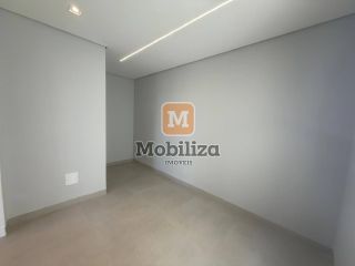 Sobrado sofisticado e de alto padrão com 4 dormitórios sendo 3 suítes, piscina e churrasqueira no Lagunas Residencial Club