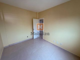Apartamento andar alto com 2 dormitórios e sala com sacada no Condomínio Araucária 1