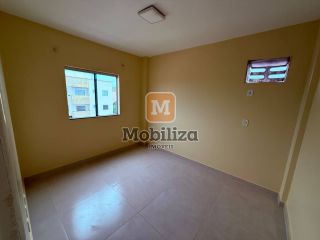 Apartamento andar alto com 2 dormitórios e sala com sacada no Condomínio Araucária 1
