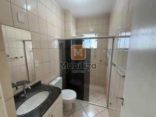 Apartamento andar alto com 2 dormitórios e sala com sacada no Condomínio Araucária 1