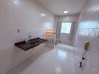 Apartamento andar alto com 2 dormitórios e sala com sacada no Condomínio Araucária 1