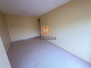 Apartamento andar alto com 2 dormitórios e sala com sacada no Condomínio Araucária 1
