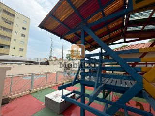 Apartamento andar alto com 2 dormitórios e sala com sacada no Condomínio Araucária 1