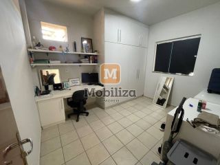 Apartamento andar alto com 2 dormitórios e móveis planejados no Condomínio Araucária 1