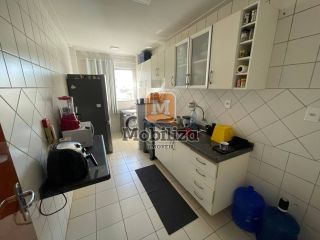 Apartamento andar alto com 2 dormitórios e móveis planejados no Condomínio Araucária 1