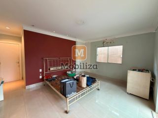 Casa com 4 suítes, ambientes espaçosos, área gourmet e piscina no Condomínio Bougainville