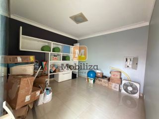 Casa com 4 suítes, ambientes espaçosos, área gourmet e piscina no Condomínio Bougainville