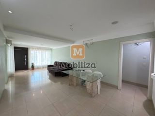 Casa com 4 suítes, ambientes espaçosos, área gourmet e piscina no Condomínio Bougainville