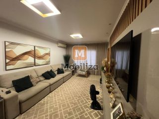 Casa alto padrão com energia solar, 3 suítes amplas, área gourmet e piscina com prainha no Condomínio Alberto Jaquier