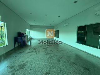 Casa alto padrão com energia solar, 3 suítes amplas, área gourmet e piscina com prainha no Condomínio Alberto Jaquier