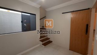 Sobrado no Condomínio Jardim Champagnat com 3 quartos sendo 1 suíte e 2 vagas de garagem cobertas