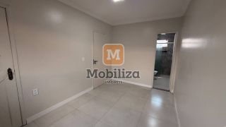 Sobrado no Condomínio Jardim Champagnat com 3 quartos sendo 1 suíte e 2 vagas de garagem cobertas