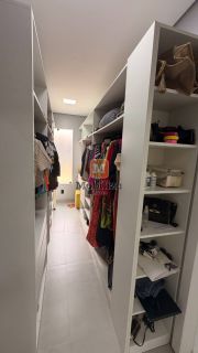Apartamento modificado no Total Ville 1 com 3 quartos sendo 1 suíte com closet, cozinha ampla e arejada e churrasqueira 180m²