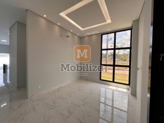 Casa - Condomínio Alphaville - 230m²