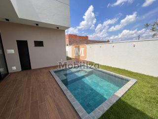 Casa - Condomínio Alphaville - 230m²