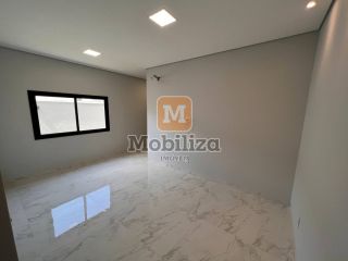 Casa - Condomínio Alphaville - 230m²