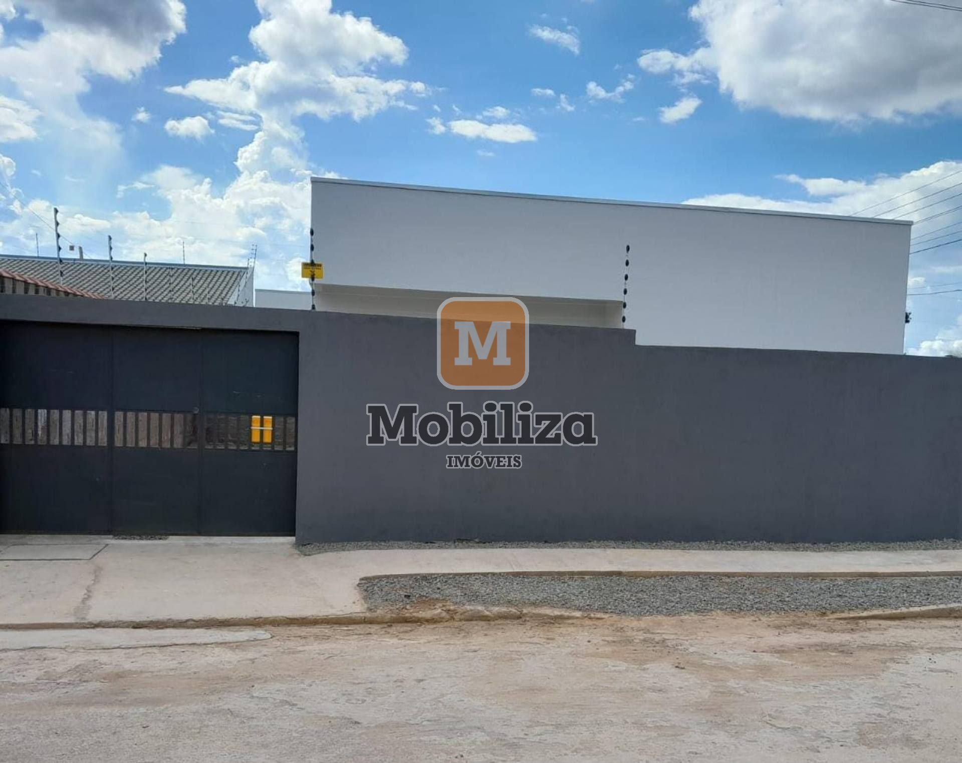 Casa com 2 quartos sendo 1 suíte no Residencial Greenville 68m²