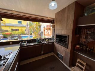 Sobrado - Bairro Flodoaldo Pontes Pinto - 450m²