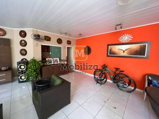 Sobrado - Bairro Flodoaldo Pontes Pinto - 450m²