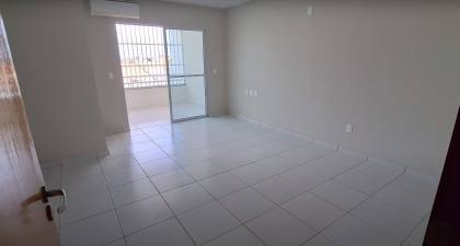Casa Para Vender com 4 quartos 4 suítes no bairro Mondubim em Fortaleza