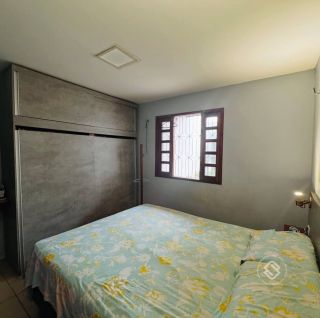 Casa Para Vender com 2 quartos, 2 suítes no bairro Passaré em Fortaleza