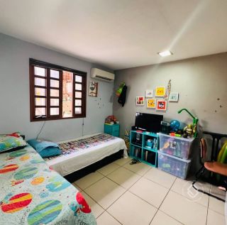 Casa Para Vender com 2 quartos, 2 suítes no bairro Passaré em Fortaleza