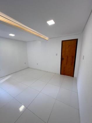 Casa Para Vender com 3 quartos 2 suítes no bairro Manuel Sátiro em Fortaleza