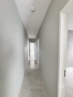 Casa Para Vender com 3 quartos 3 suítes no bairro Lagoa Redonda em Fortaleza
