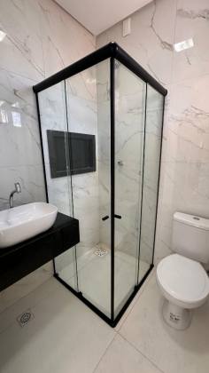 Casa de Condomínio Para Vender com 4 quartos 3 suítes no bairro Maraponga