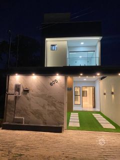 Casa de Condomínio Para Vender com 4 quartos 3 suítes no bairro Maraponga