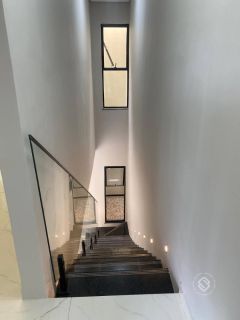 Casa de Condomínio Para Vender com 4 quartos 3 suítes no bairro Maraponga
