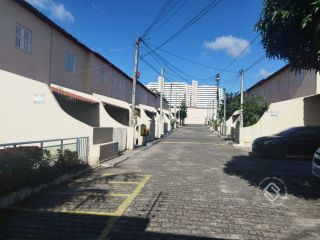 Casa de Condomínio Para Vender com 2 quartos 1 suítes no bairro Passaré em Fortaleza