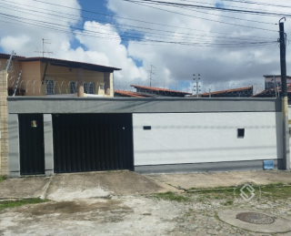 Casa Dúplex-Viva com Espaço, Elegância e Segurança na Melhor Região da Cidade dos Funcionários