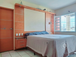 Casa Dúplex-Viva com Espaço, Elegância e Segurança na Melhor Região da Cidade dos Funcionários