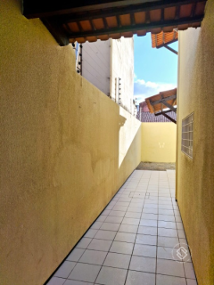 Casa Dúplex-Viva com Espaço, Elegância e Segurança na Melhor Região da Cidade dos Funcionários
