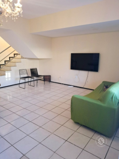Casa Dúplex-Viva com Espaço, Elegância e Segurança na Melhor Região da Cidade dos Funcionários