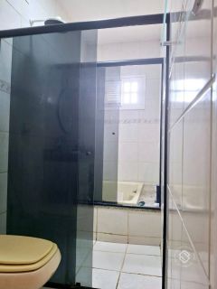 Casa Dúplex-Viva com Espaço, Elegância e Segurança na Melhor Região da Cidade dos Funcionários